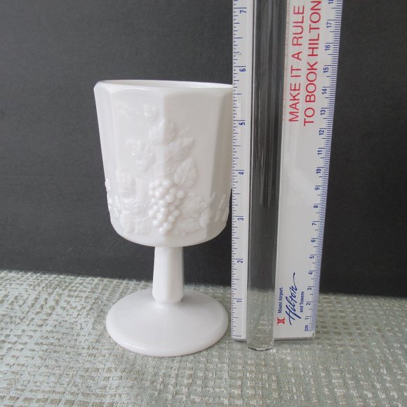 Set of 2 Vintage Milk Glass Grape Leaf Vine Pattern Goblet 6" H Mint, Never used - Picture 7 of 7